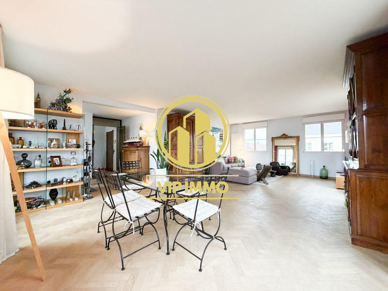 Appartement - 123 m² - 6 pièces