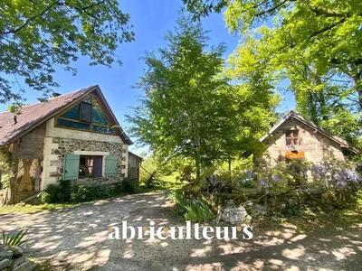 Propriété - 160 m² - 9 pièces