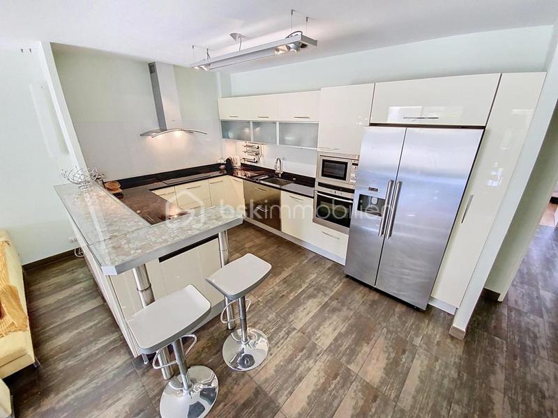 Appartement - 108 m² - 4 pièces