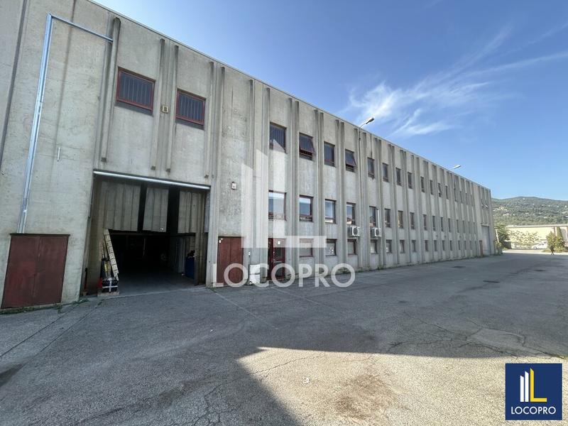 Local d'activité / Entrepôt - 3 000 m²