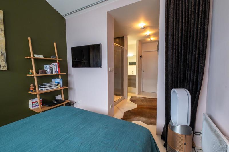 Loft - 323 m² - 6 pièces