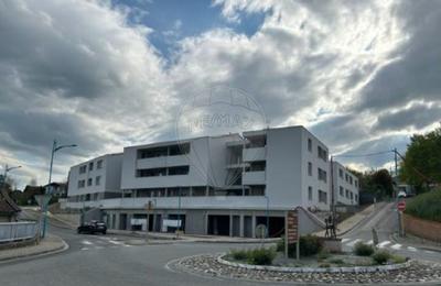 Local commercial - 93 m² - 4 pièces