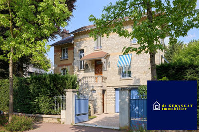 Maison - 262 m² - 9 pièces