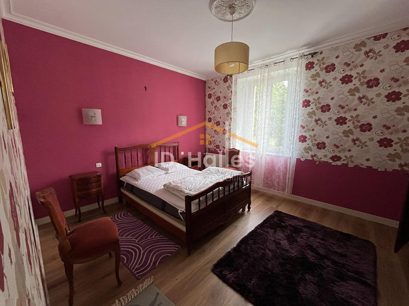 Maison - 195 m² - 7 pièces