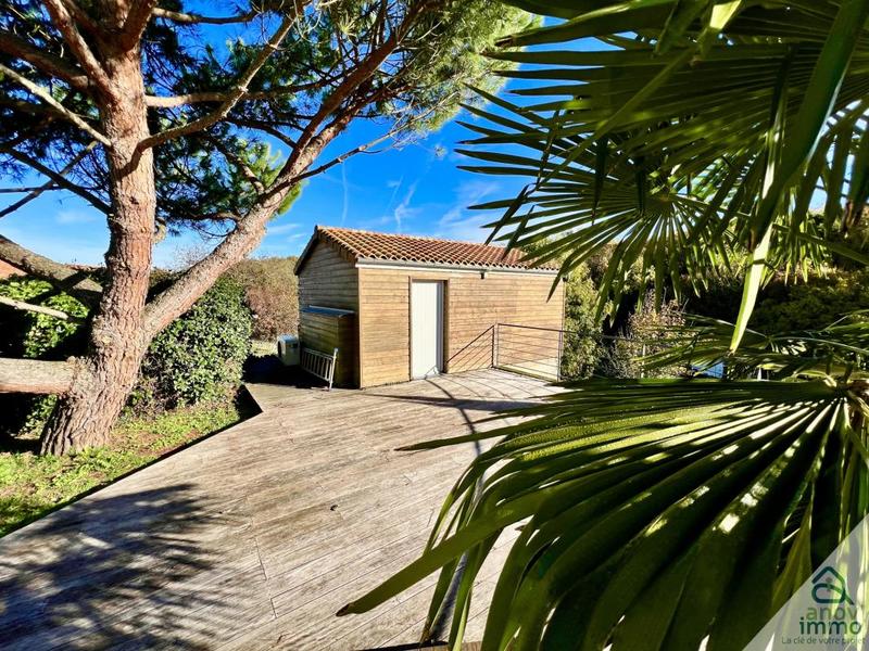 Propriété - 232 m² - 7 pièces