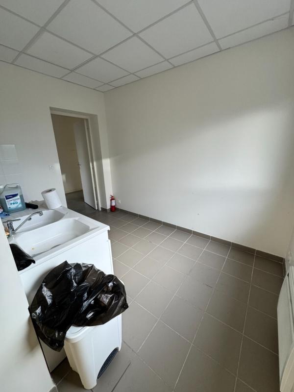 Local commercial - 167 m² - 1 pièce