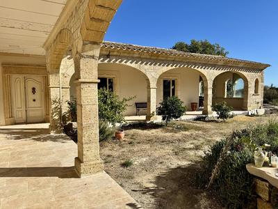 Maison - 260 m² - 5 pièces