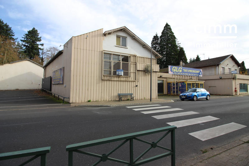 Local commercial - 940 m² - 2 pièces
