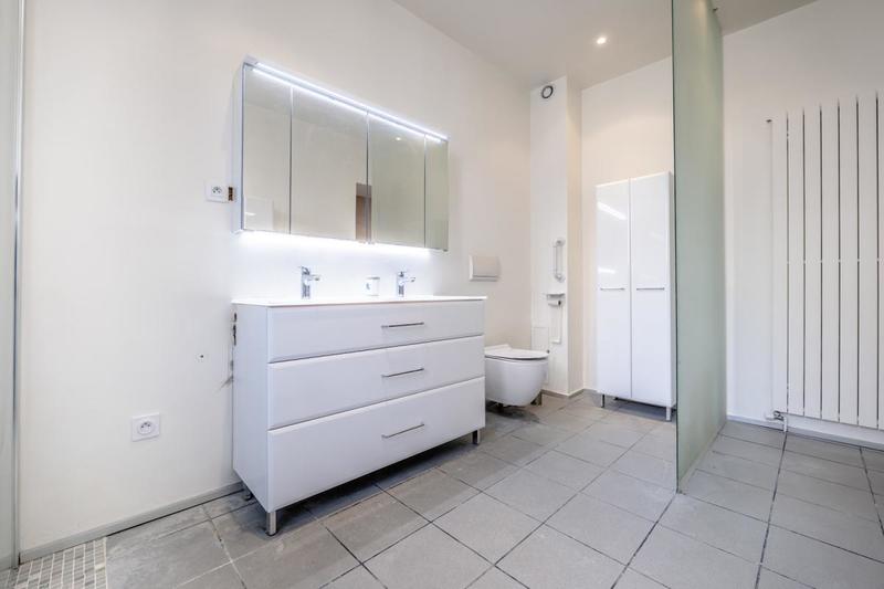 Appartement - 165 m² - 5 pièces