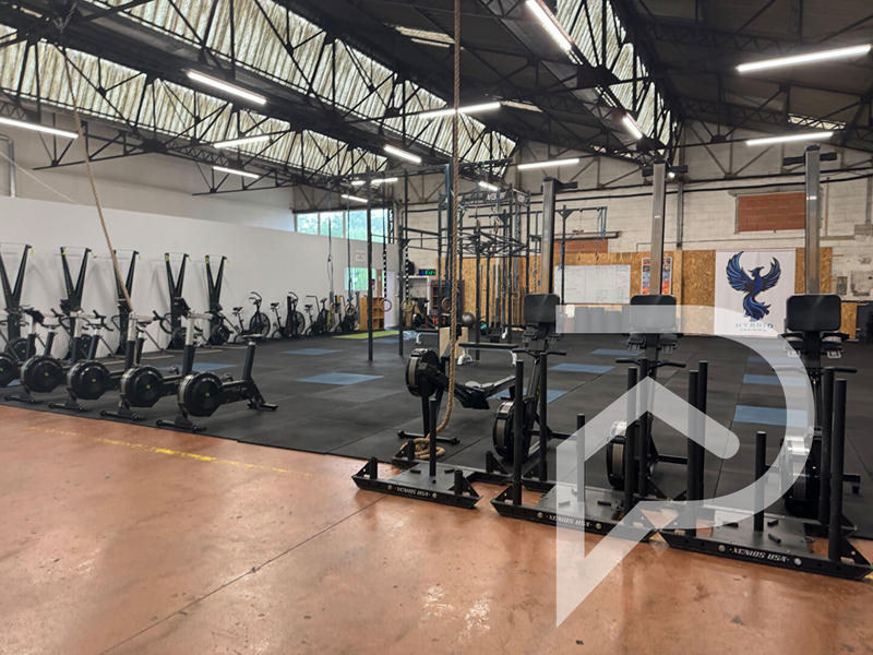 Local d'activité / Entrepôt - 570 m²