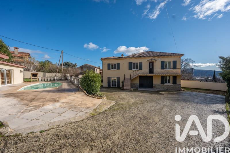 Maison - 122 m² - 6 pièces