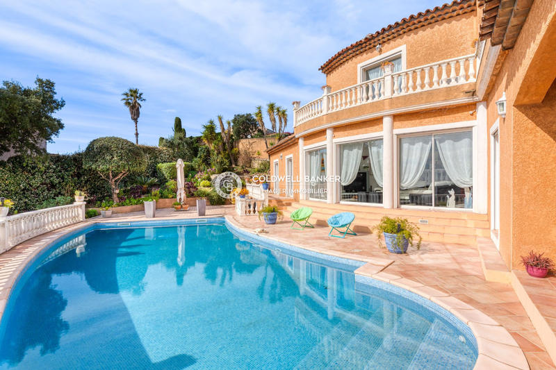 Maison - 250 m² - 5 pièces