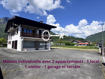 Maison - 218 m² - 8 pièces