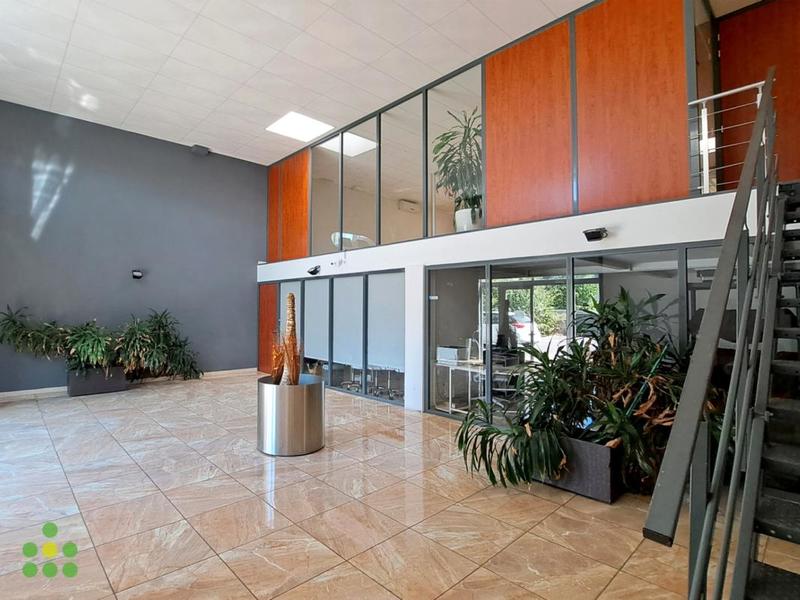 Bureau - 720 m²