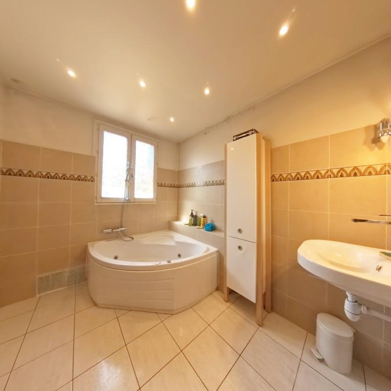 Maison - 127 m² - 8 pièces