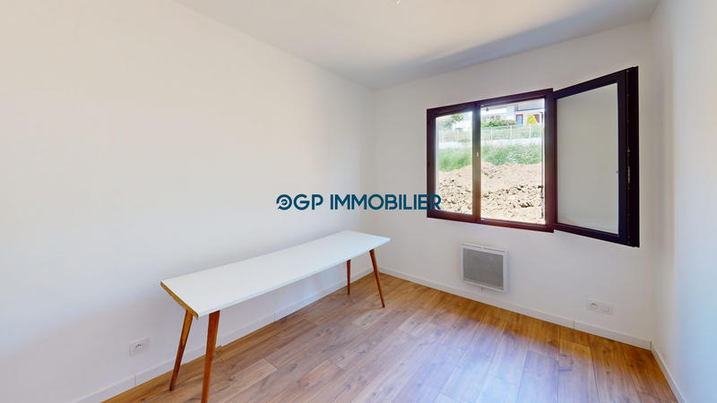 Maison - 96 m² - 4 pièces