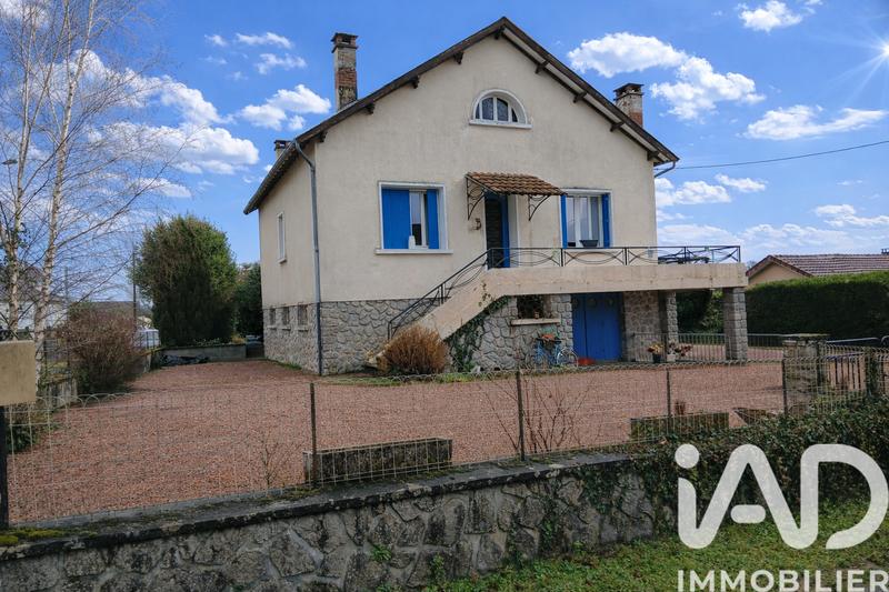 Maison - 168 m² - 9 pièces