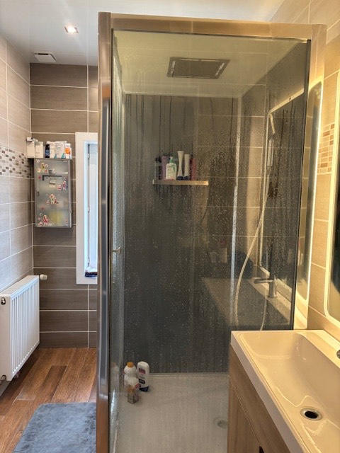 Maison - 93 m² - 8 pièces