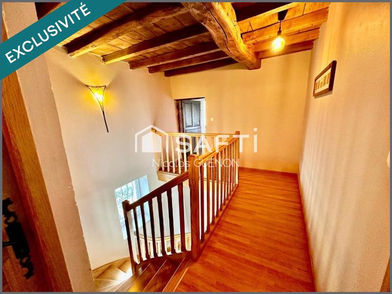 Maison - 235 m² - 8 pièces