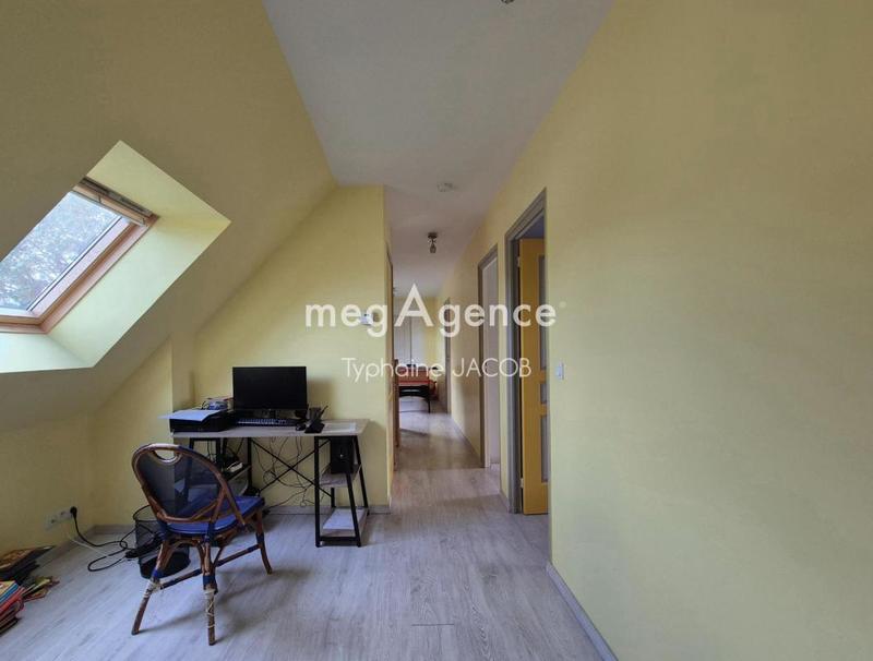 Maison - 210 m² - 10 pièces