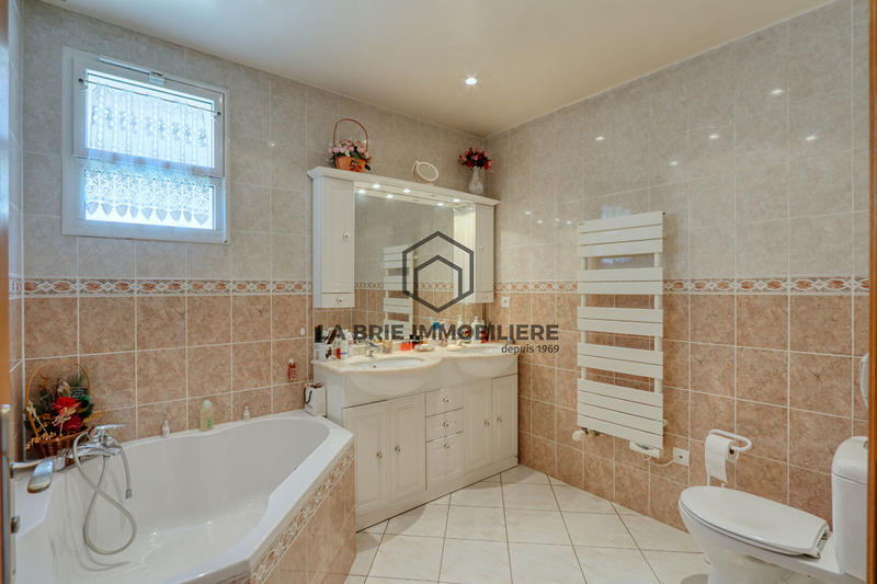 Maison - 130 m² - 6 pièces