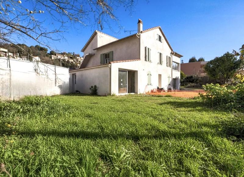 Appartement - 107 m² - 4 pièces