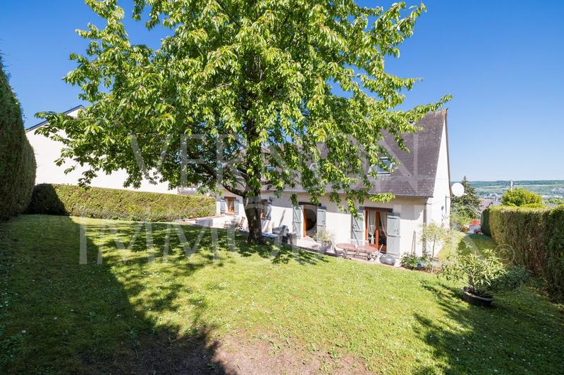 Maison traditionnelle - 137 m² - 6 pièces