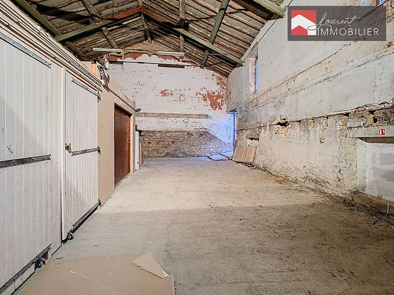 Maison - 180 m² - 1 pièce