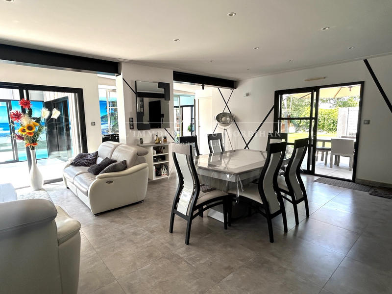 Maison - 205 m² - 8 pièces