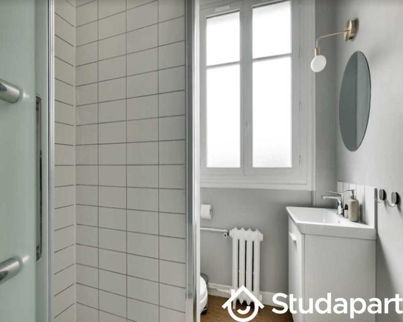 Chambre - 130 m² - 1 pièce