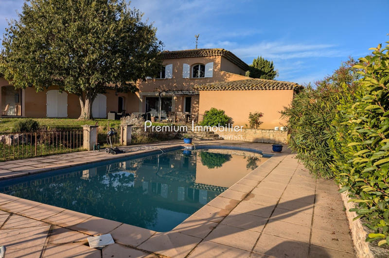 Maison - 140 m² - 4 pièces