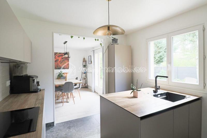 Maison - 98 m² - 6 pièces