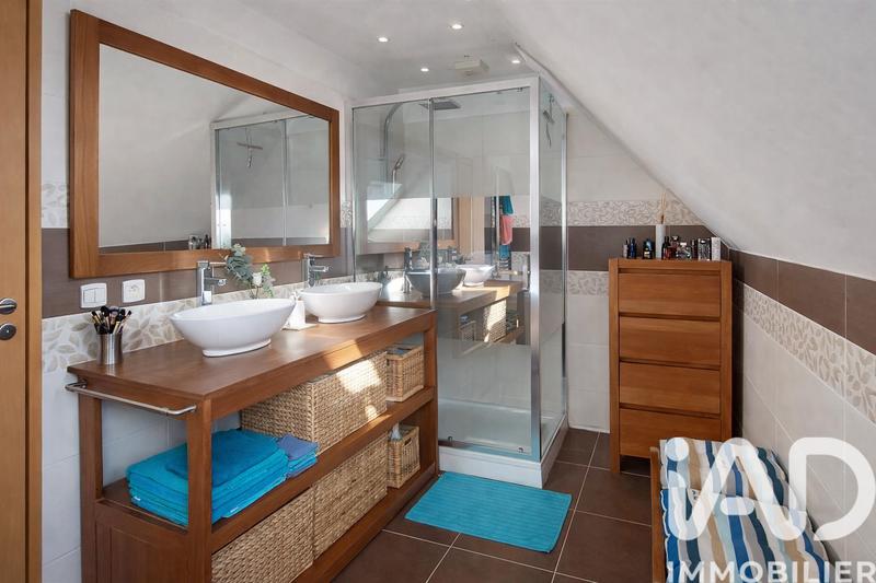 Maison - 189 m² - 7 pièces