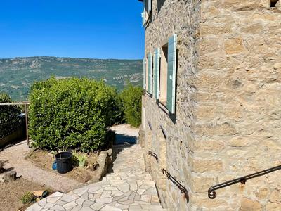 Villa - 100 m² - 4 pièces