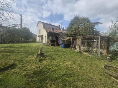 Maison - 279 m² - 8 pièces