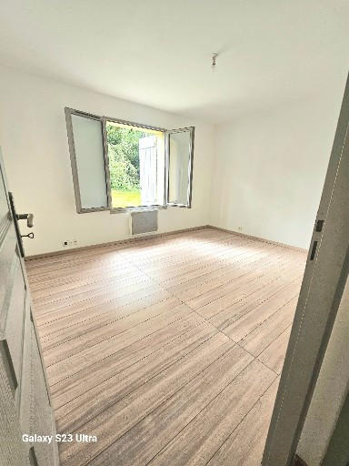 Maison - 92 m² - 5 pièces