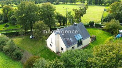 Maison - 142 m² - 8 pièces