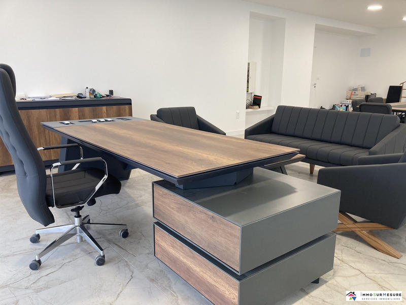 Bureau - 77 m² - 1 pièce