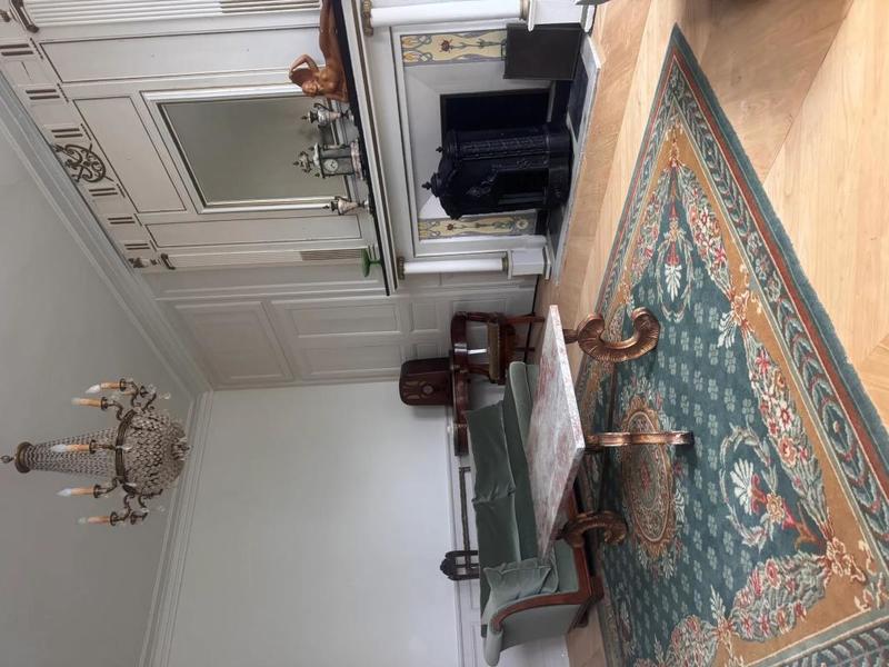 Maison de maîtres - 350 m² - 8 pièces