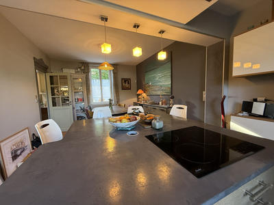 Maison - 99 m² - 6 pièces