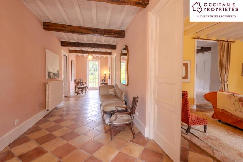 Propriété - 520 m² - 13 pièces