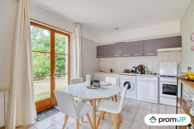 Maison traditionnelle - 340 m² - 16 pièces