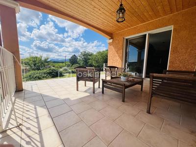 Maison traditionnelle - 185 m² - 6 pièces