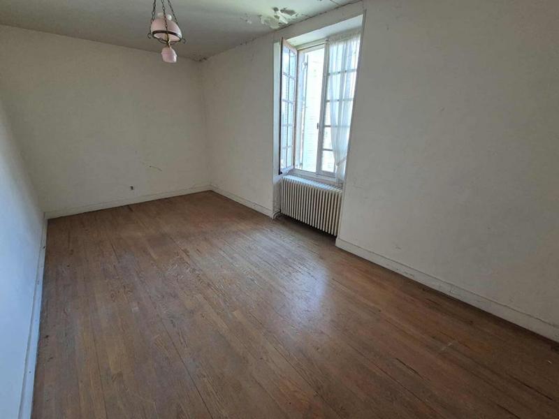 Maison - 220 m² - 8 pièces