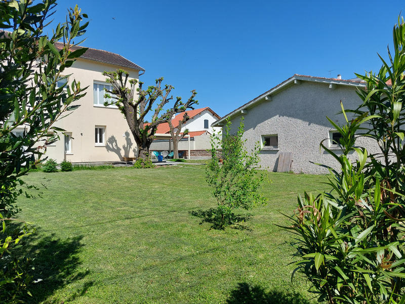Maison - 231 m² - 7 pièces