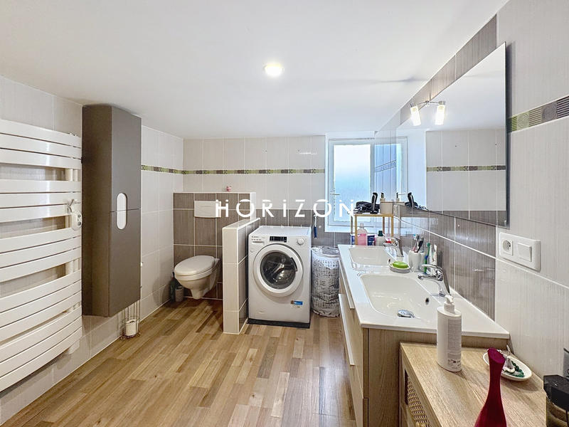 Appartement - 84 m² - 2 pièces