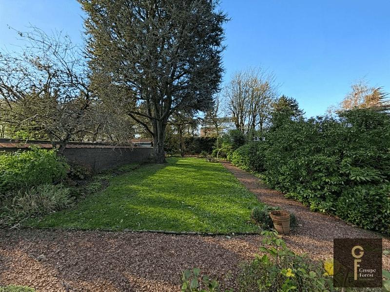 Maison - 306 m² - 10 pièces