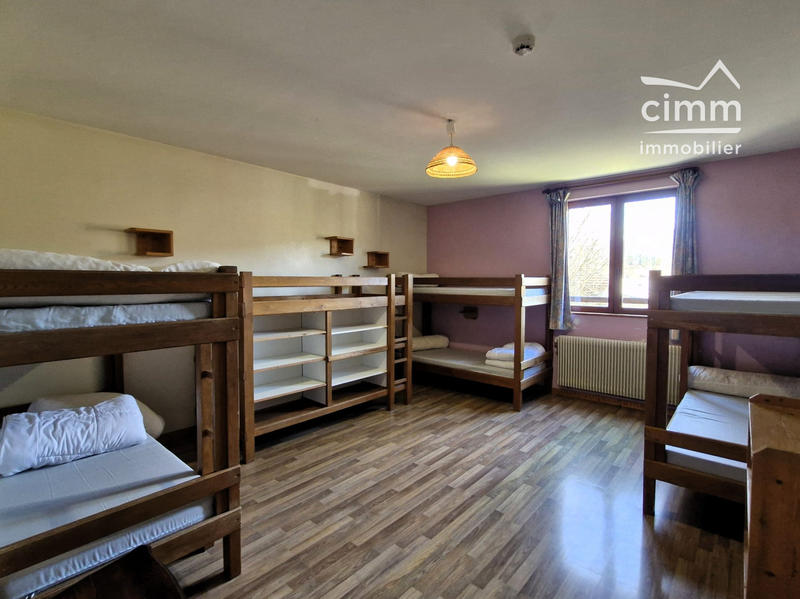 Maison - 698 m² - 15 pièces