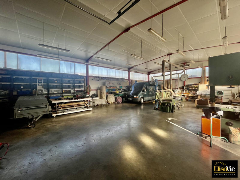 Local commercial - 310 m²