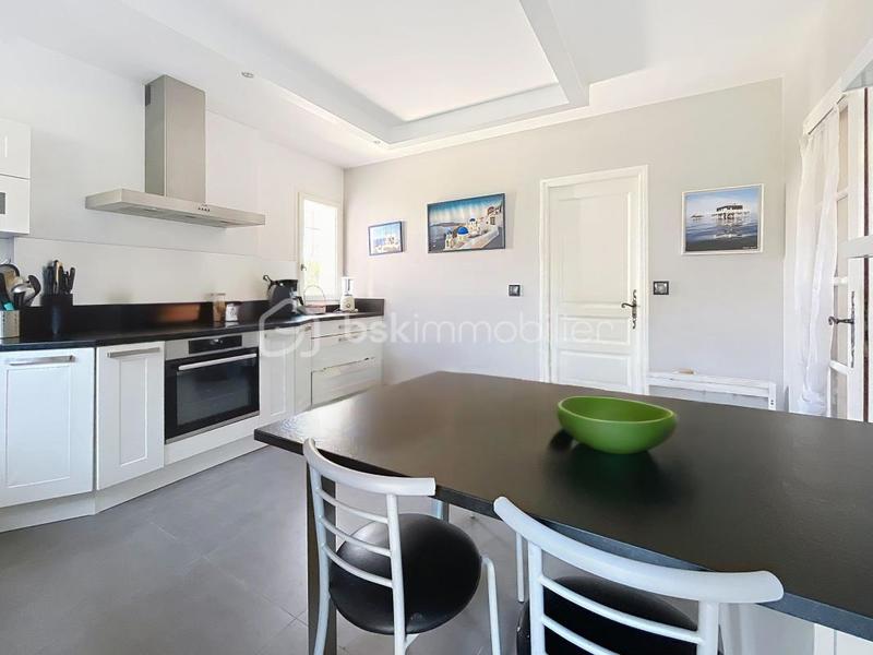 Maison - 180 m² - 7 pièces